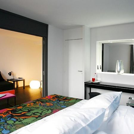 Design Hotel Des Francs Garcons Saint-Sauvant  Exterior foto